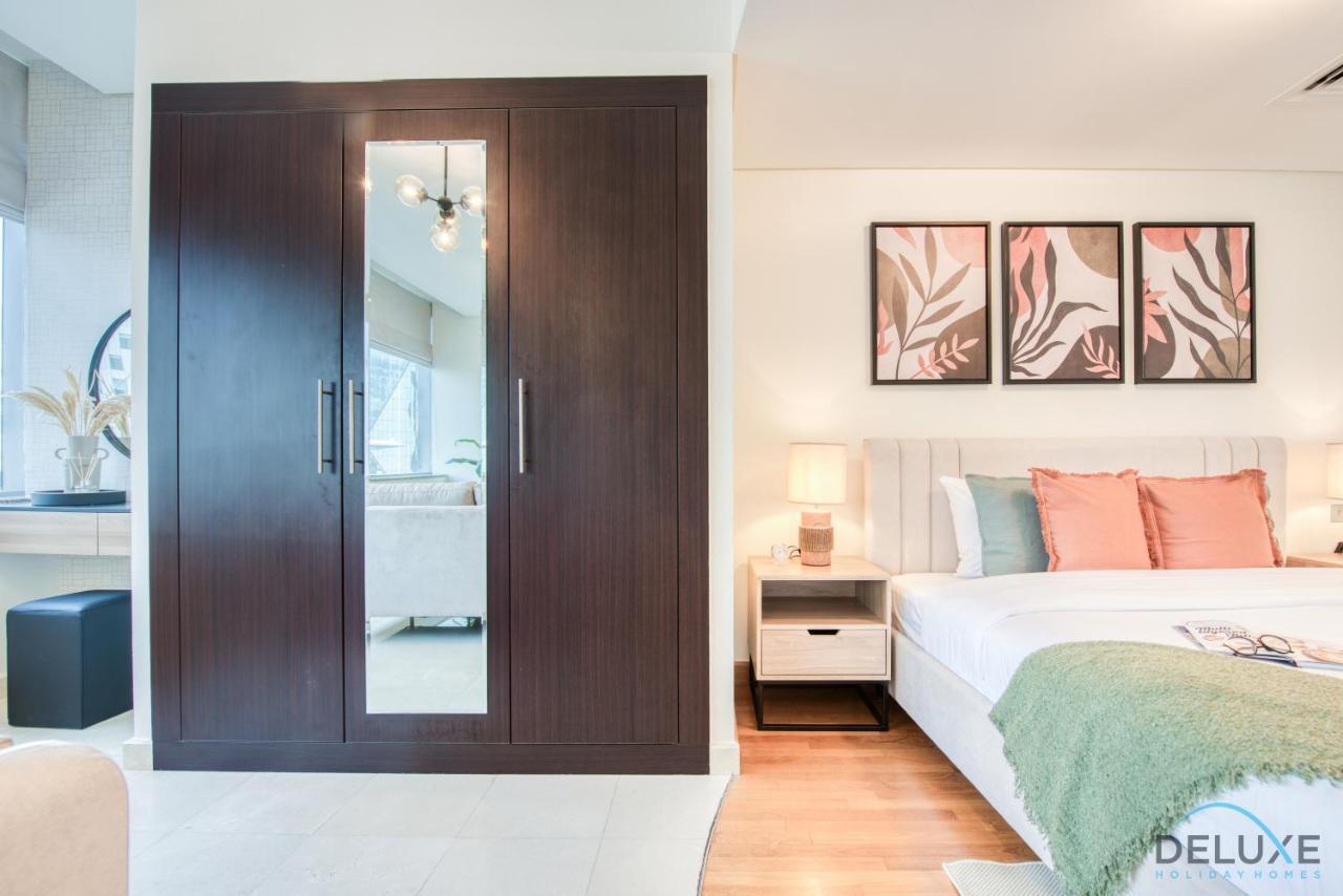 Unbeatable Rate Stylish 1Br With Balcony Near Metro By Deluxe Holiday Homes Dubai Exterior foto